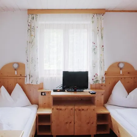 Montanara Haus Apartamento *